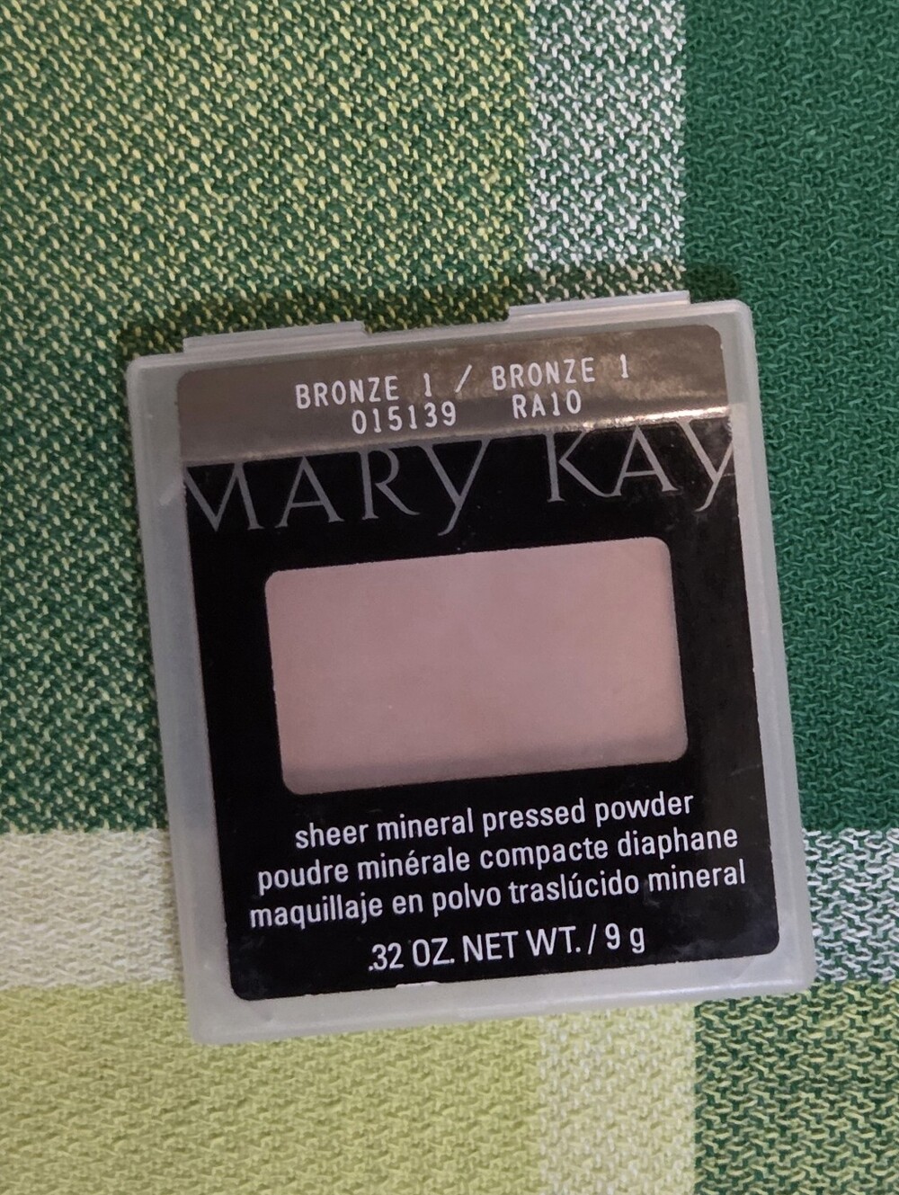 NIB Mary Kay Sheer Mineral Pressed Powder Bronze 1 .32 oz